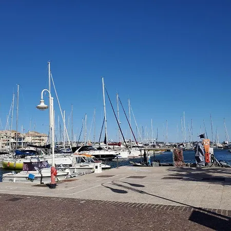 Port Rives Latines 30 M2 4 Pe דירה Fréjus